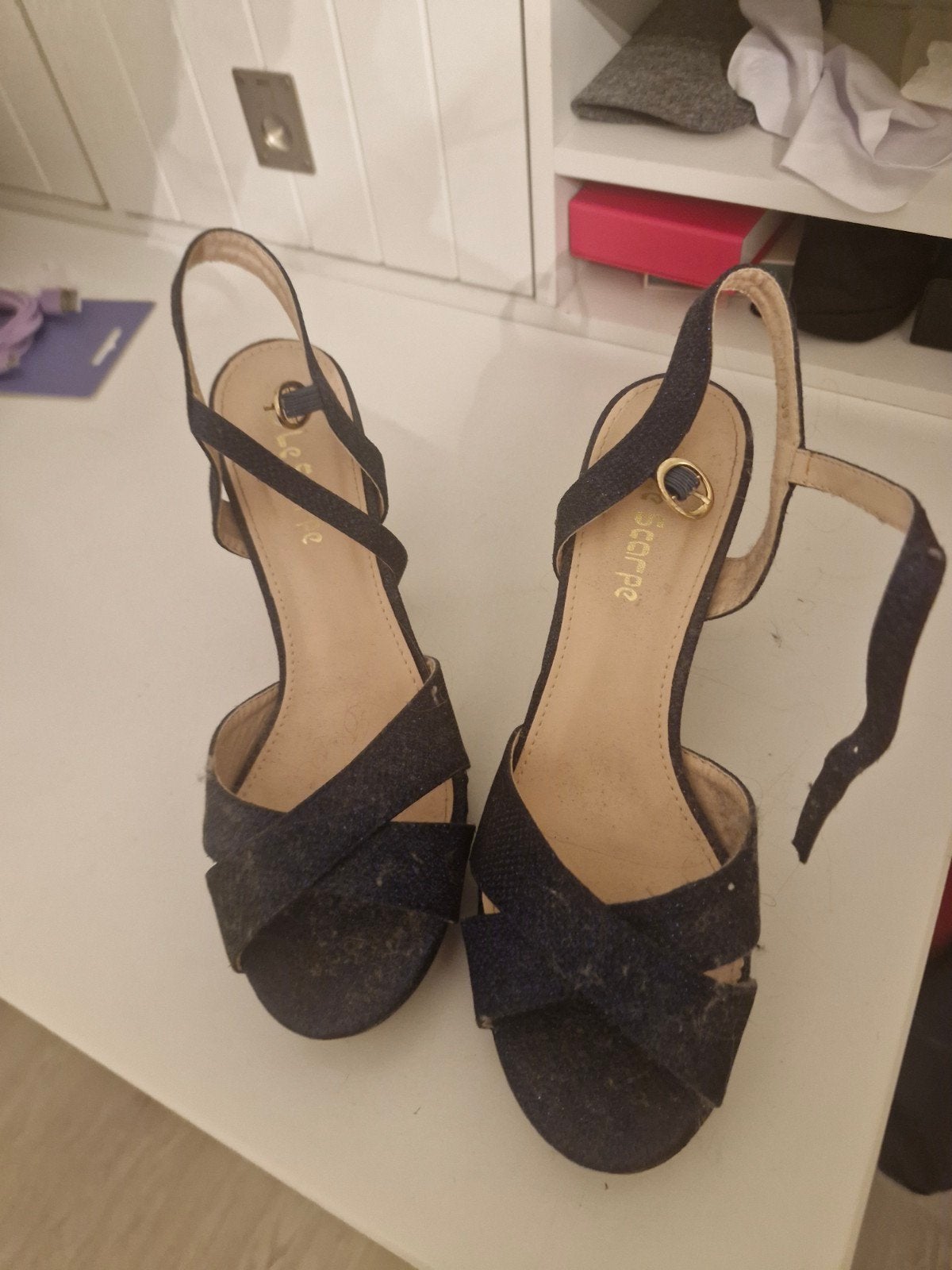 Donkerblauwe glitter hakken - Maat 39, Blauw, Scarp'e, Ophalen of Verzenden, Schoenen met hoge hakken