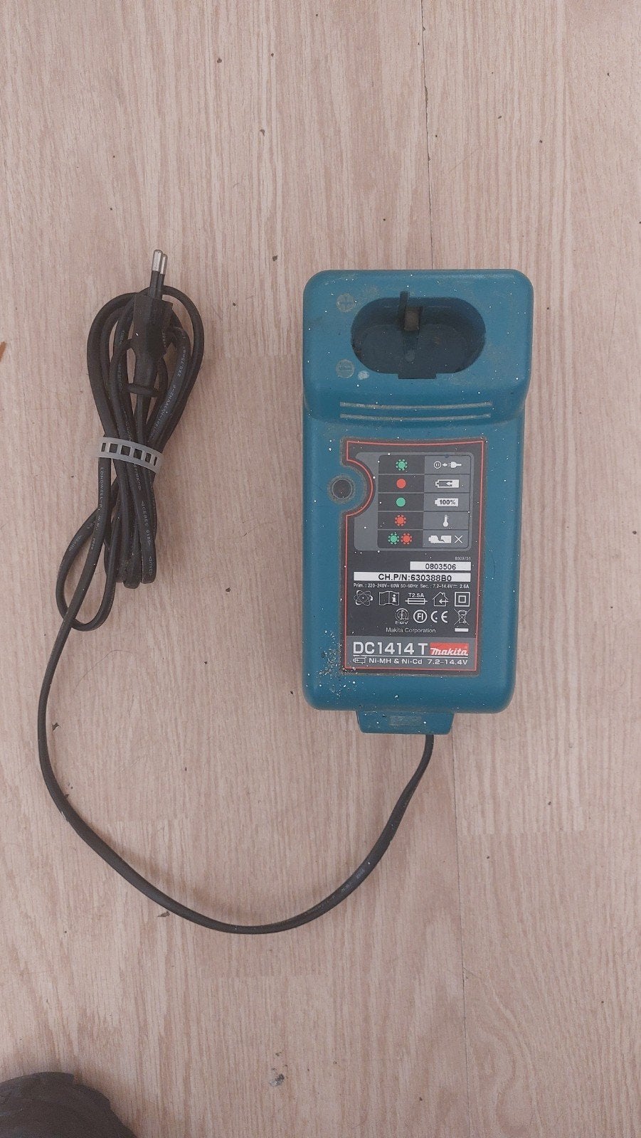 Makita DC1414 T Acculader 7.2-14.4V Ni-MH & Ni-Cd, Doe-het-zelf en Verbouw, Ophalen of Verzenden