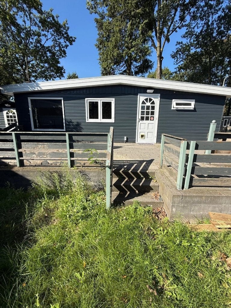 Chalet met nieuwe apparatuur in bosrijke omgeving, Caravans en Kamperen, Tot en met 2