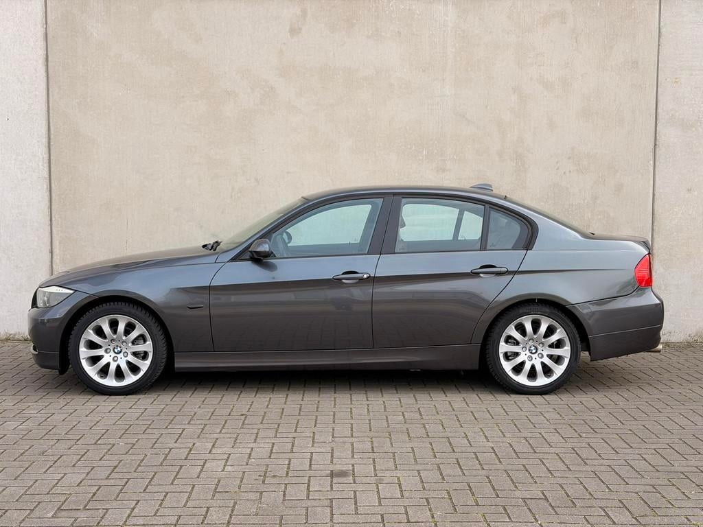 BMW 3-serie 320i Ori NL NAP Leder Stoelverw Trekhaak AllSeas, Achterwielaandrijving, 150 pk, Handgeschakeld, 1335 kg