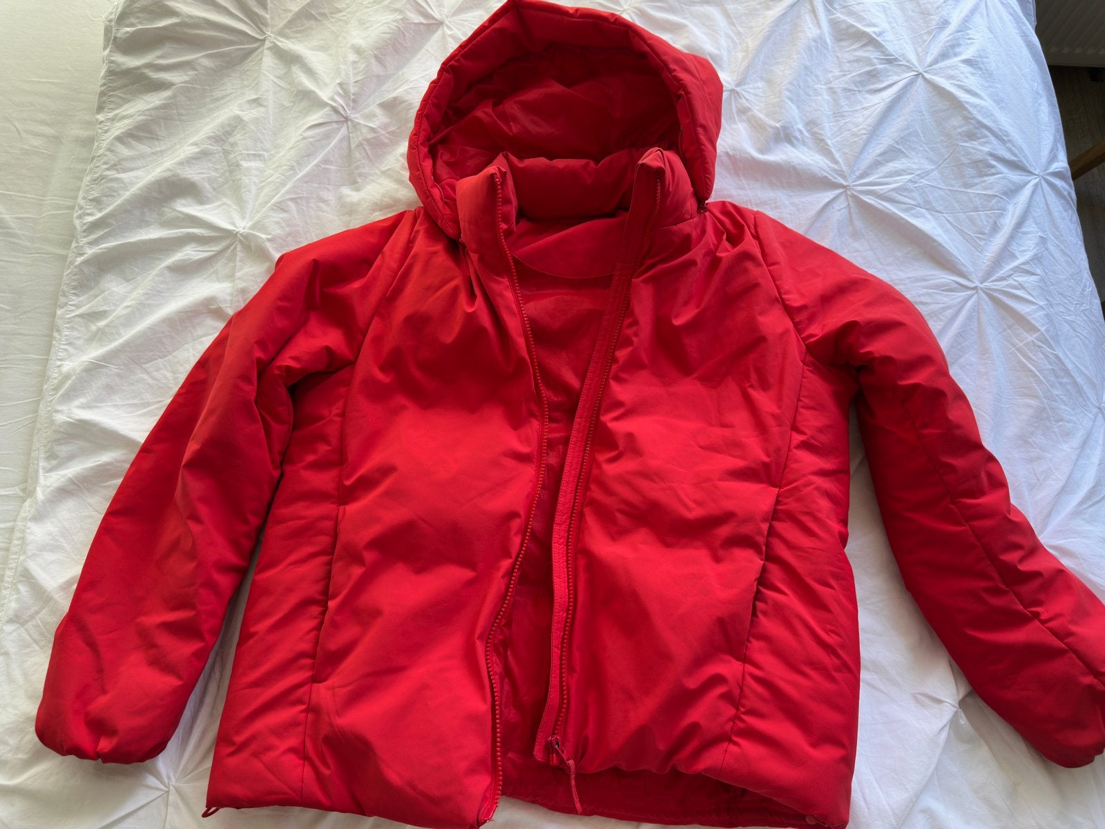 Uniqlo Donsjas Rood - Maat S, Kleding | Dames, Jassen | Winter, Ophalen, Gedragen, Maat 36 (S), Rood