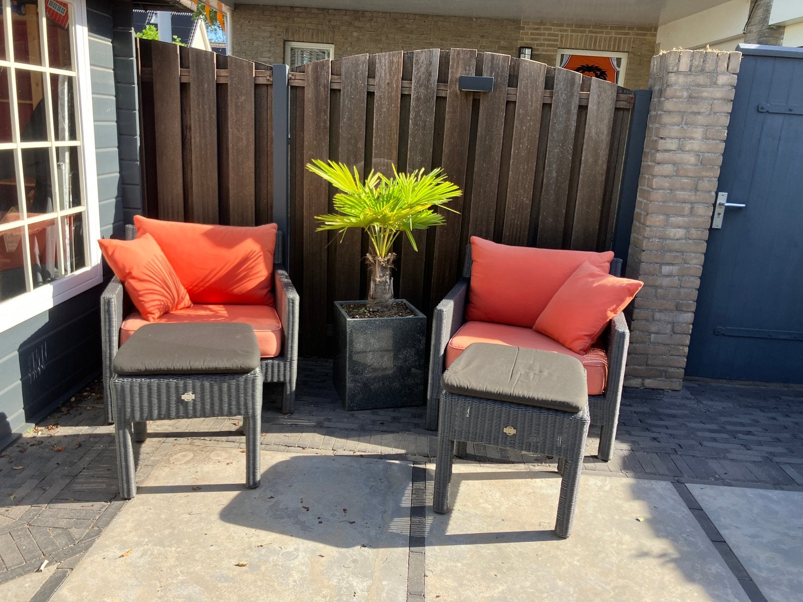 2 lounge stoelen + 2 voetenbankjes inclusief kussens, Kunststof, Gebruikt, Stoel, Loungeset