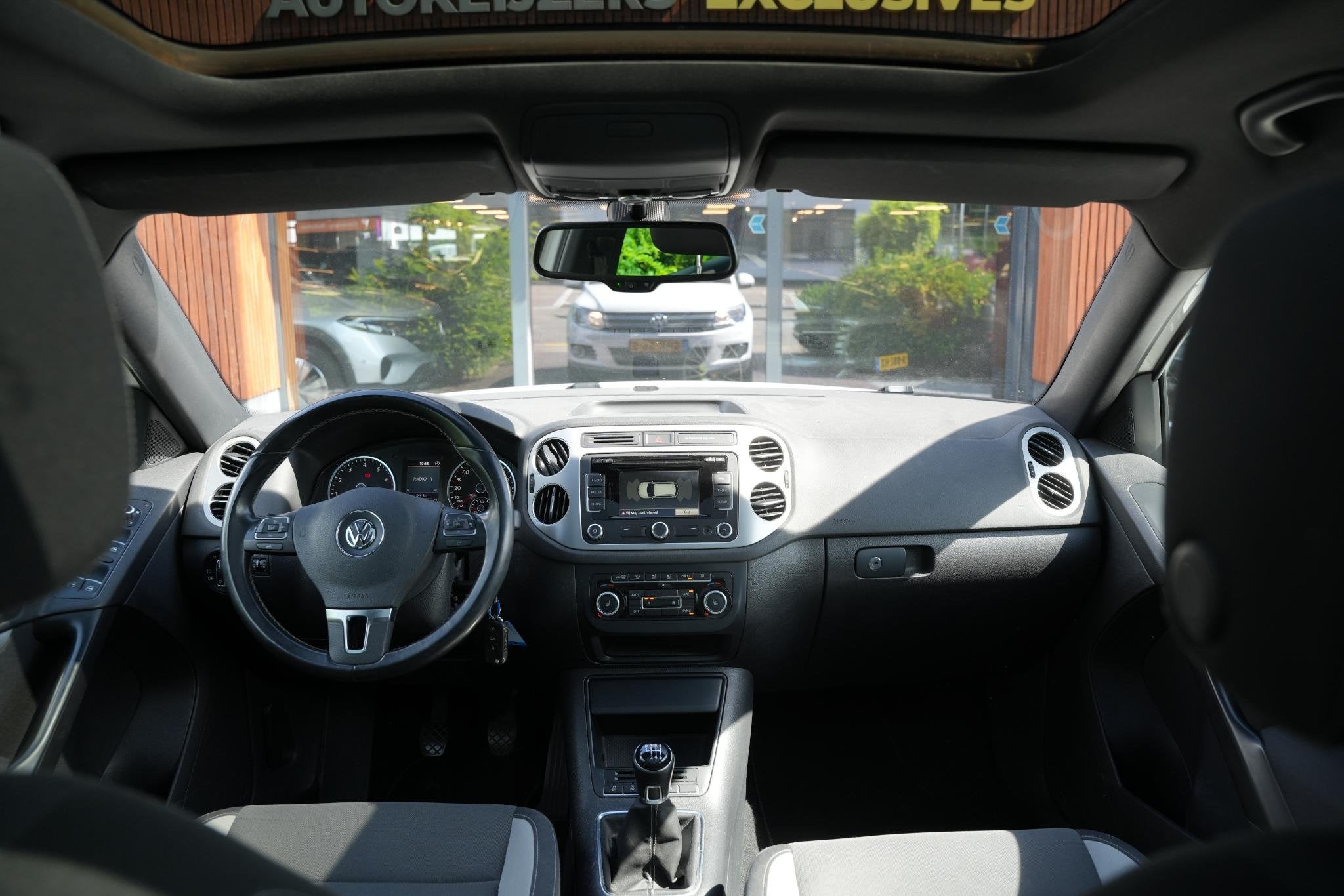 Volkswagen Tiguan 1.4 TSI Sport&Style line Edition dakrails, Voorwielaandrijving, Euro 5, 15 km/l, Automatische klimaatregeling