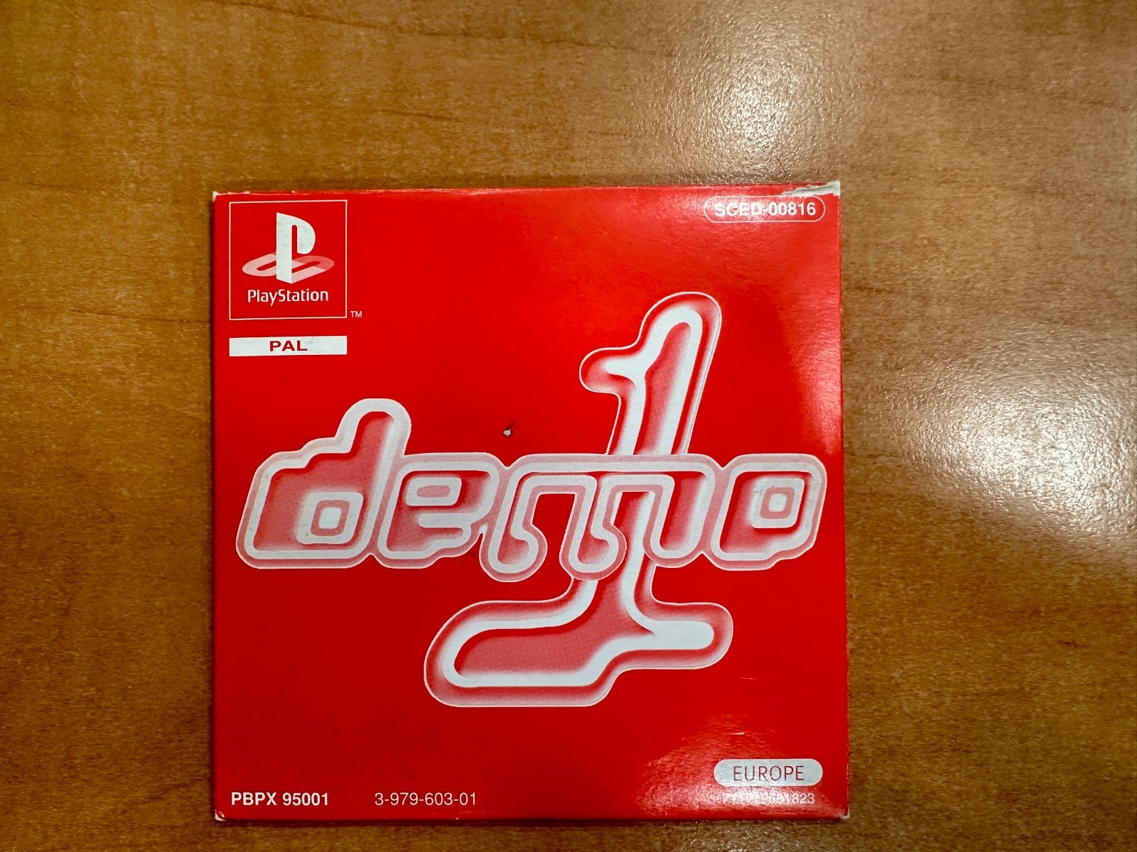 PlayStation Demo 1 (PAL) - Zeldzame Retro Game Demo, Spelcomputers en Games, Overige genres, 1 speler, Ophalen of Verzenden, Zo goed als nieuw