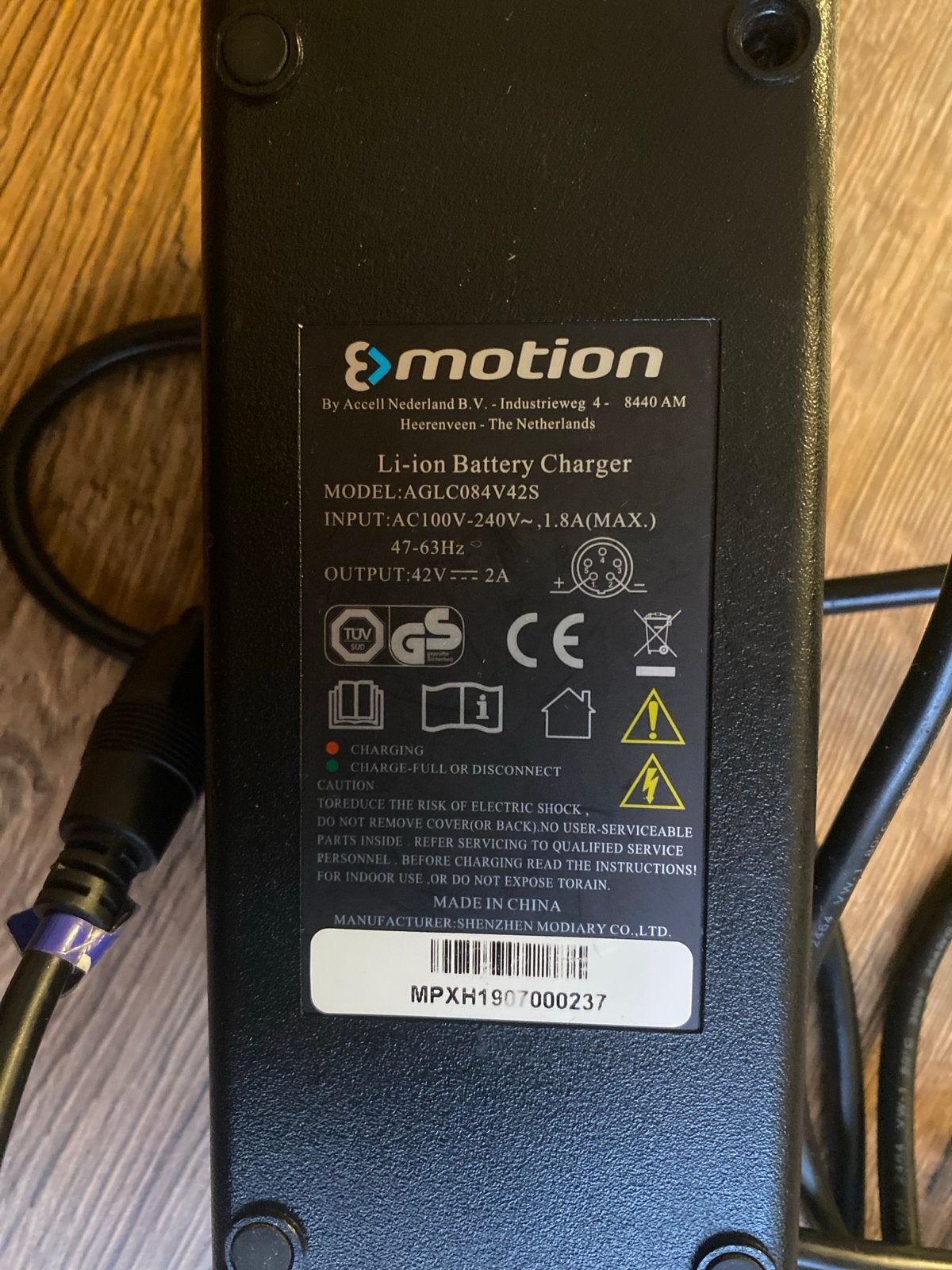 Bathavus 5 pin Acculader 42V 2A voor 36V E-bike, Gebruikt