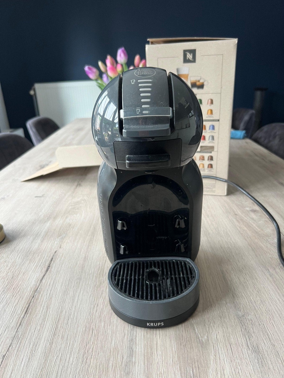 Krups Nescafé Dolce Gusto antraciet
Nieuwprijs +/- €60,, Ophalen of Verzenden, Zo goed als nieuw, Koffiemachine, Koffiepads en cups
