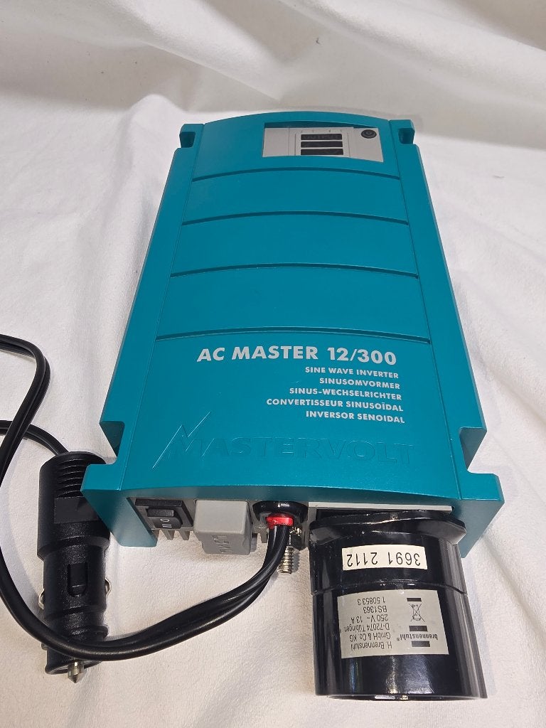 MASTERVOLT veilige 12=>220 volt omvormer voor laptop, cpap, Ophalen, Zo goed als nieuw