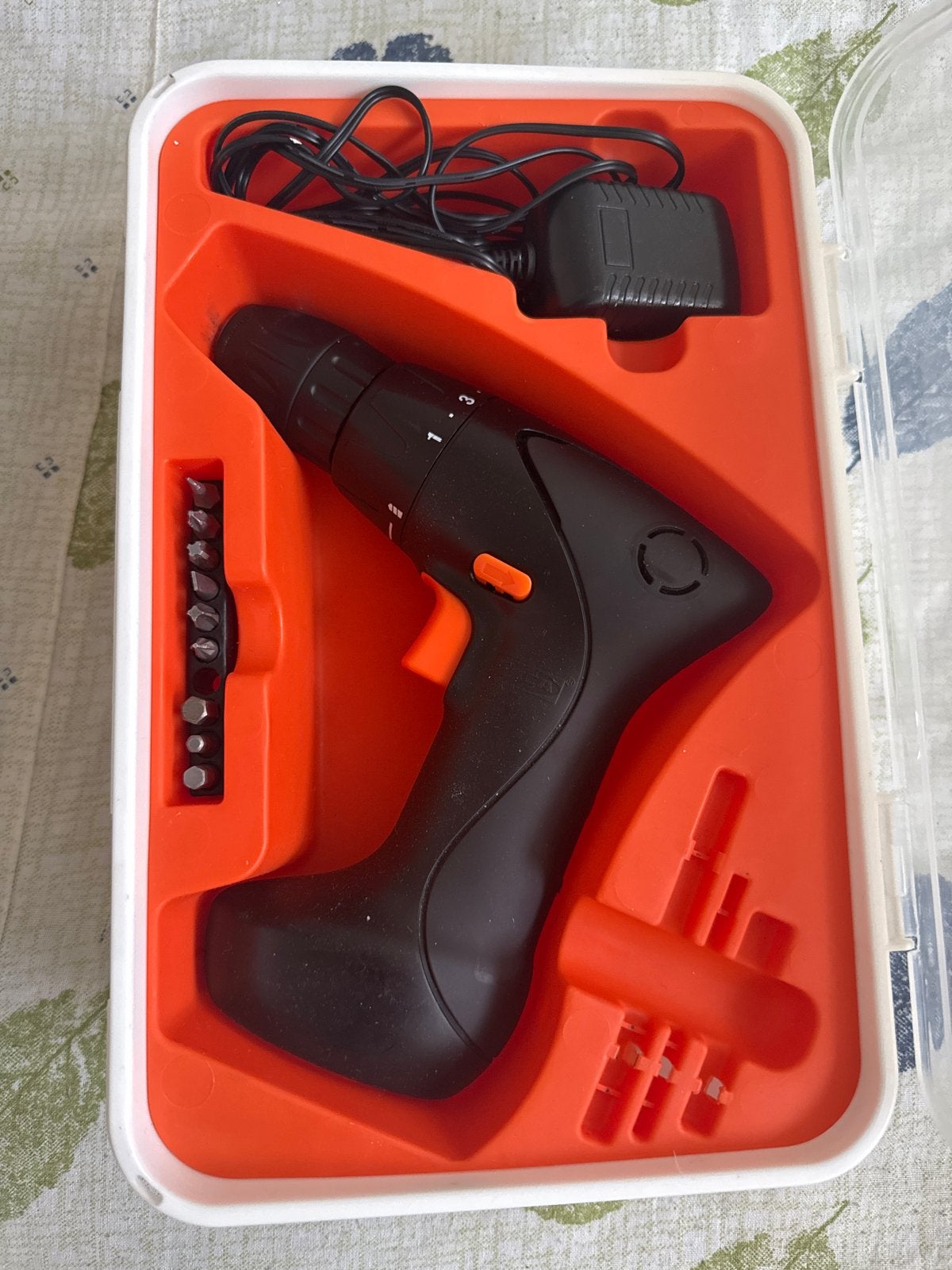 Compacte Schroefmachine met Accessoires, Gebruikt, Variabele snelheid, Ophalen of Verzenden, Boor- en Schroefmachine