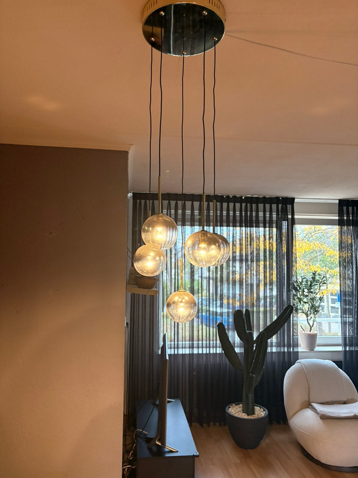 Mooie hanglamp met 5 rookglas bollen ZGAN, Ophalen of Verzenden, Zo goed als nieuw, Glas