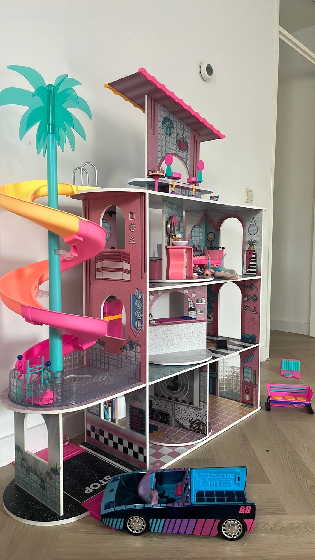 LOL surprise poppenhuis, Ophalen of Verzenden, Zo goed als nieuw, Poppenhuis