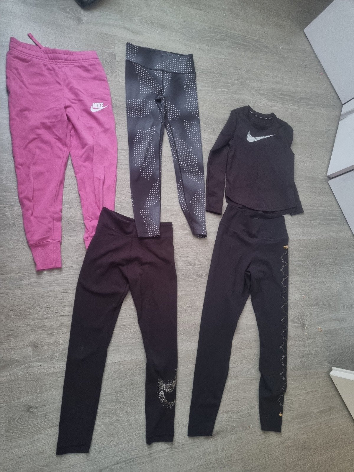 Nike sportkleding set maat 122/128, Kinderen en Baby's, Gebruikt, Jongen of Meisje, Ophalen of Verzenden, Setje