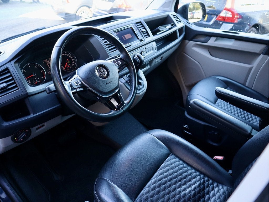 Volkswagen Transporter 2.0 TDI DSG LUXE DUBBELE CABINE, Auto's, Bestelauto's, 15 km/l, Gebruikt, Euro 6, 4 cilinders