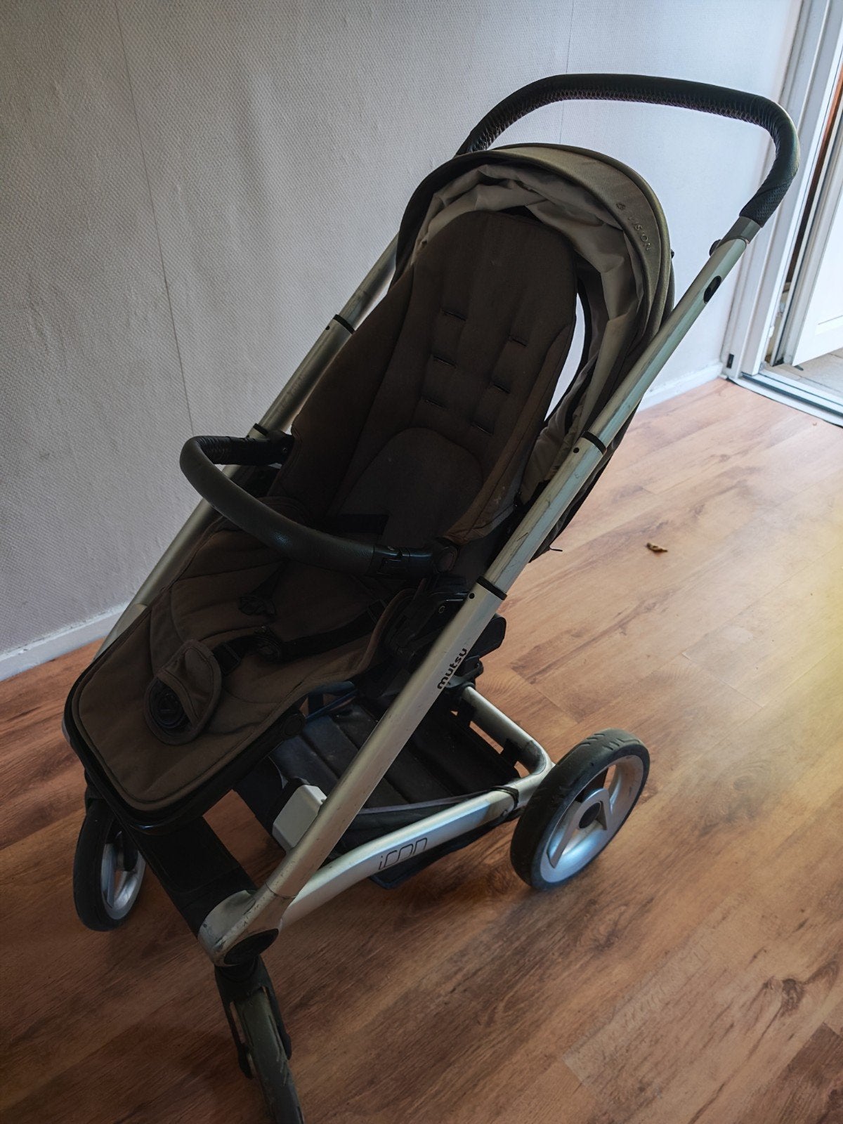 Mutsy Icon  kinderwagen gratis, Gebruikt, Verstelbare duwstang, Mutsy, Ophalen