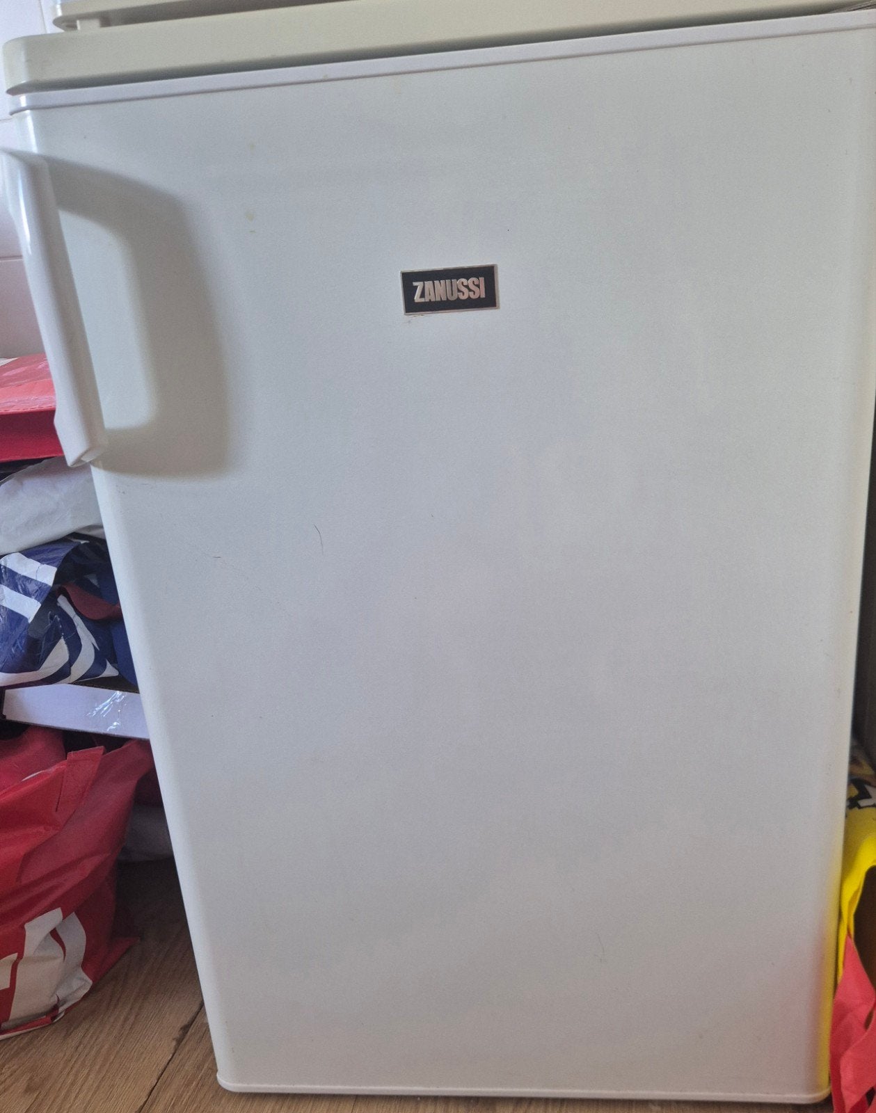 Koelkast Zanussi tafelmodel met vriesvak, Ophalen, Gebruikt, Minder dan 85 cm, 60 cm of meer