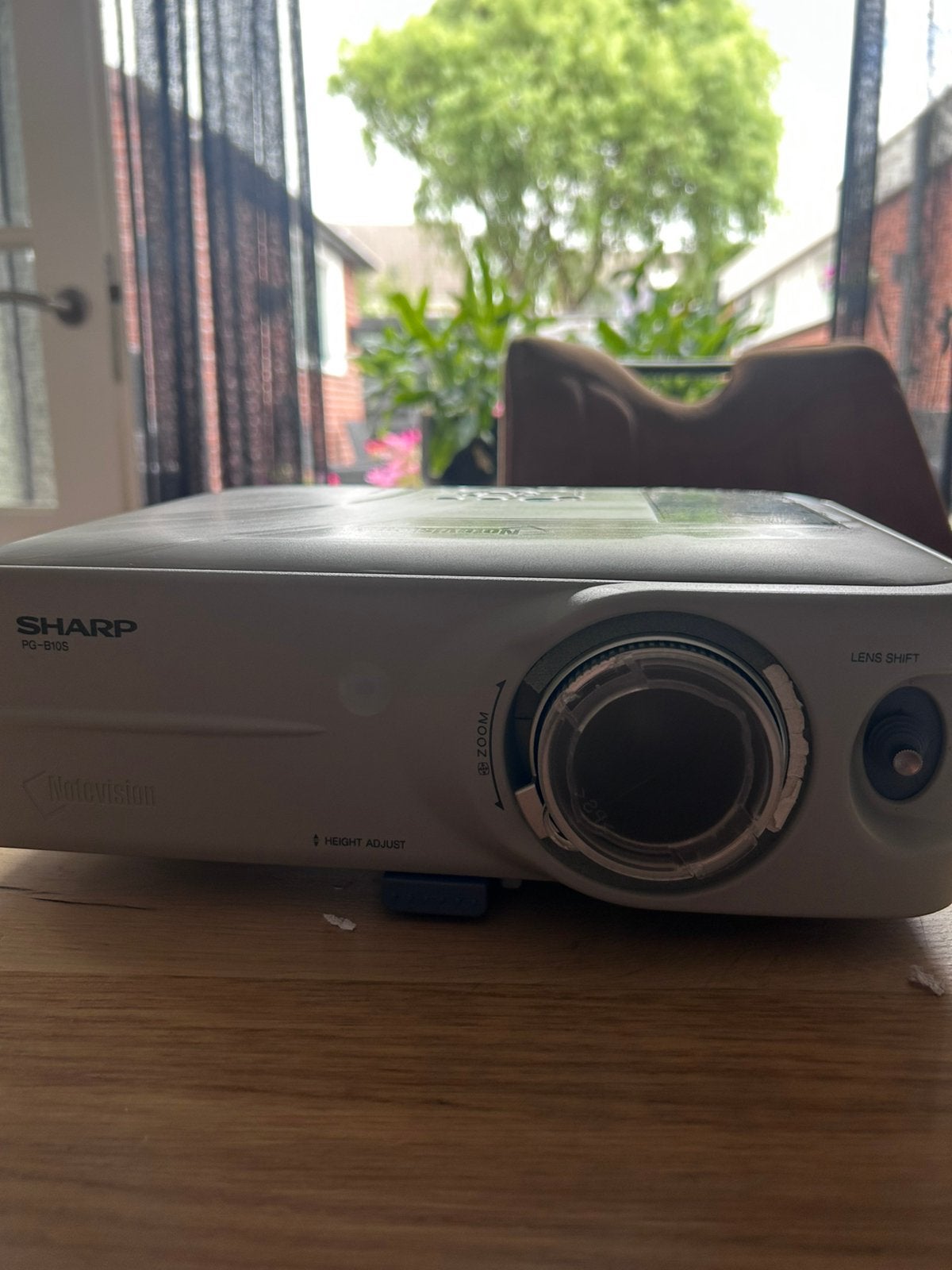 SHARP PG-B10S beamer, SHARP, Ophalen of Verzenden, Zo goed als nieuw, LCD