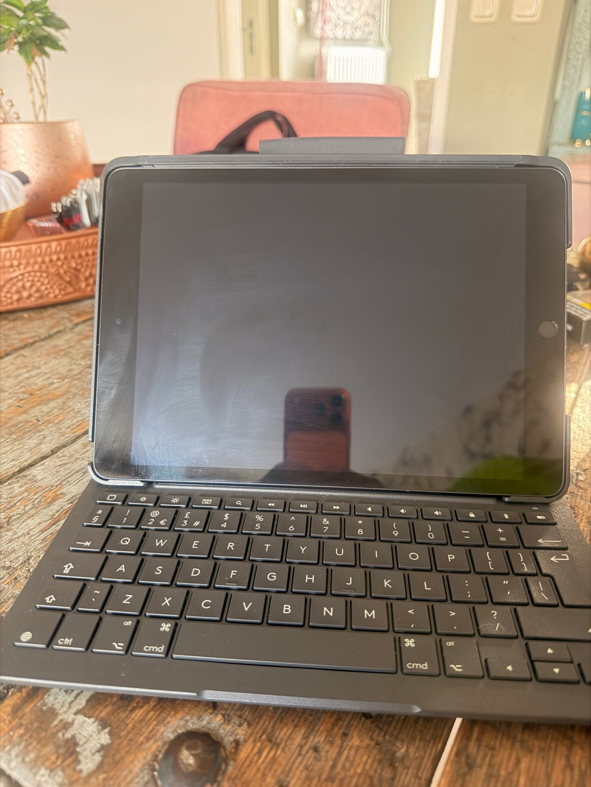 Apple iPad (2021) 10.2 inch 64GB Wifi Space Gray met toetsen, 10 inch, Apple iPad, Ophalen of Verzenden, Zo goed als nieuw