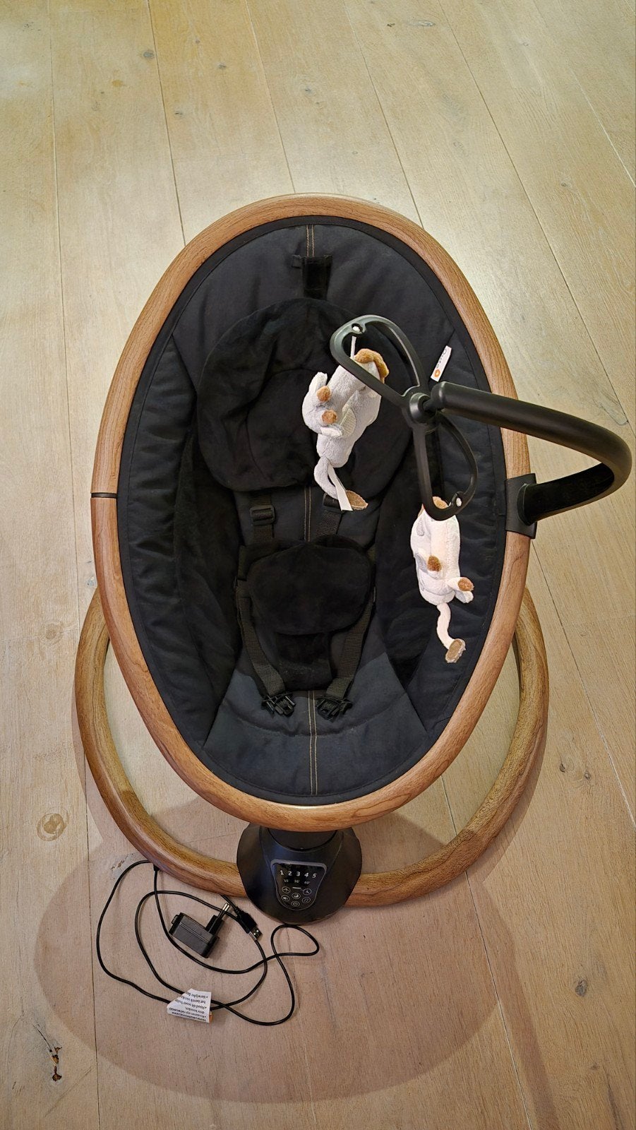 Qute Elektrische met Houten Frame en Speelboog, Wipstoel, Met gordel(s) of riempje(s), Zo goed als nieuw, Ophalen
