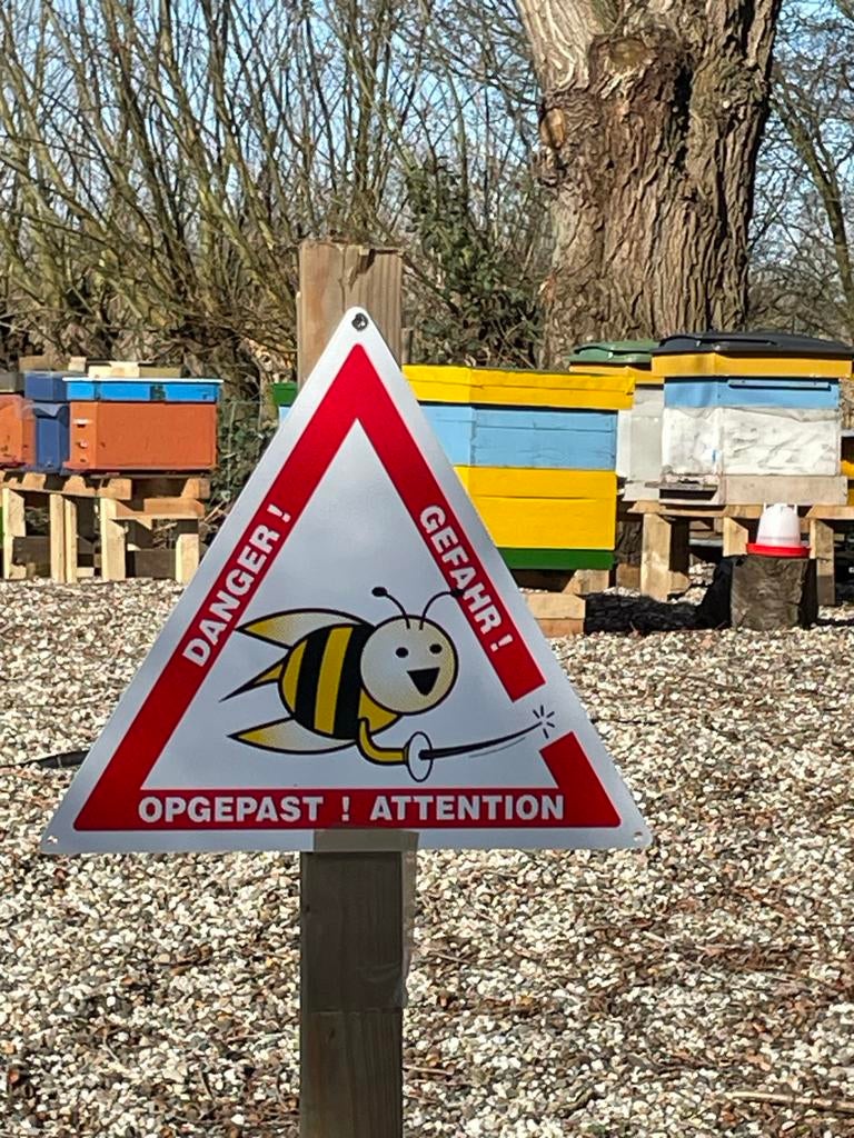 Bijenzwerm verwijderen door Imker