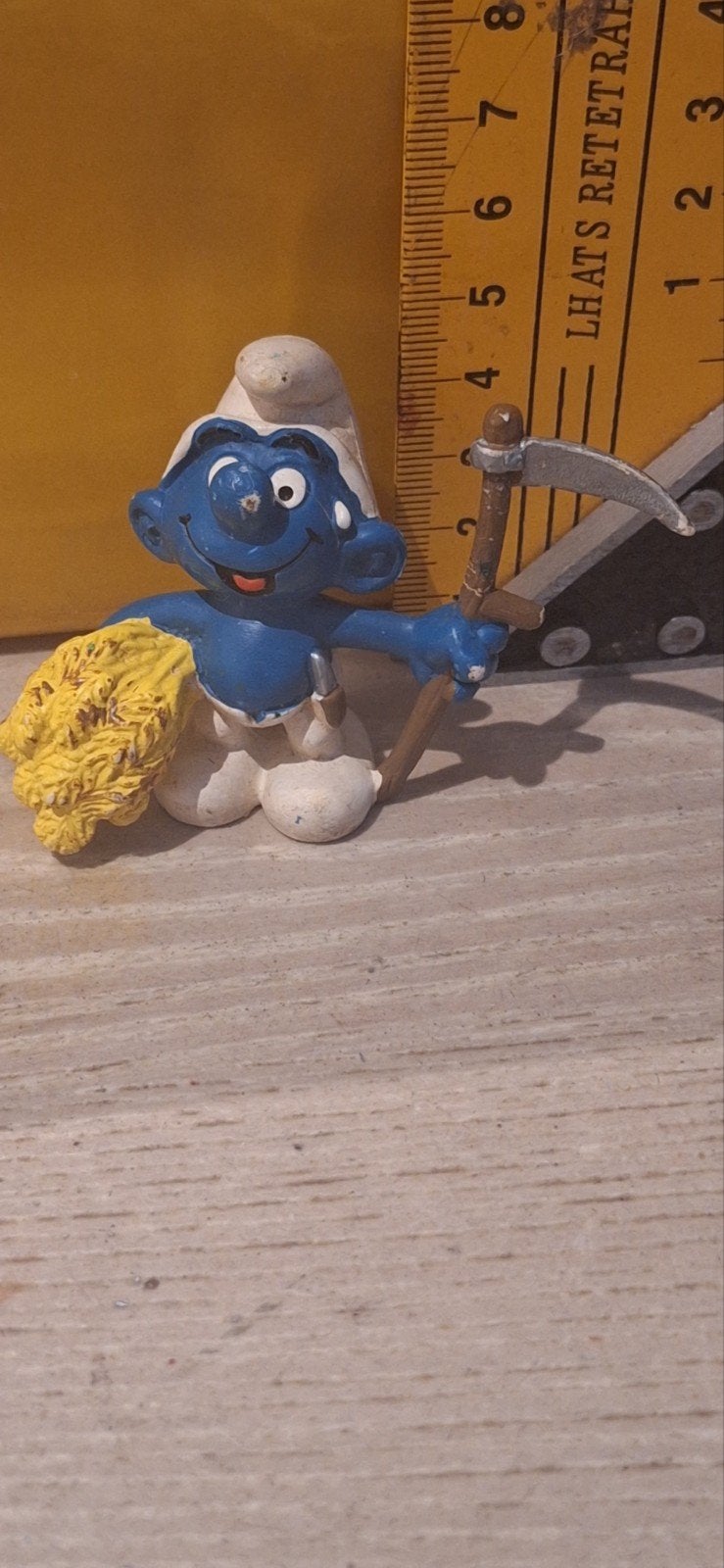 Boeren smurf poppetje met zeis uit 1981 (19.3), Duitsland, ., Schleich, Ophalen of Verzenden