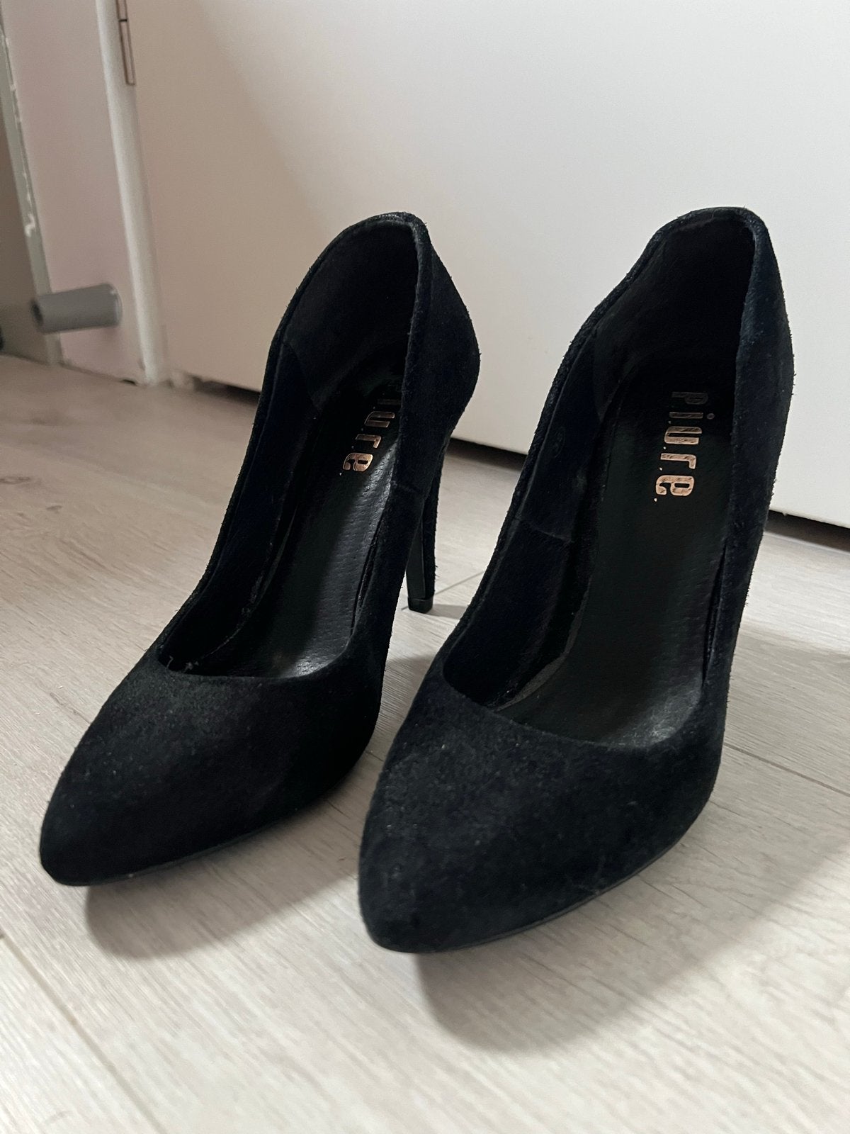 Zwarte P.I.U.R.E. pumps - Maat 38 - 10cm hak, Ophalen of Verzenden, Gedragen, Zwart, Pumps