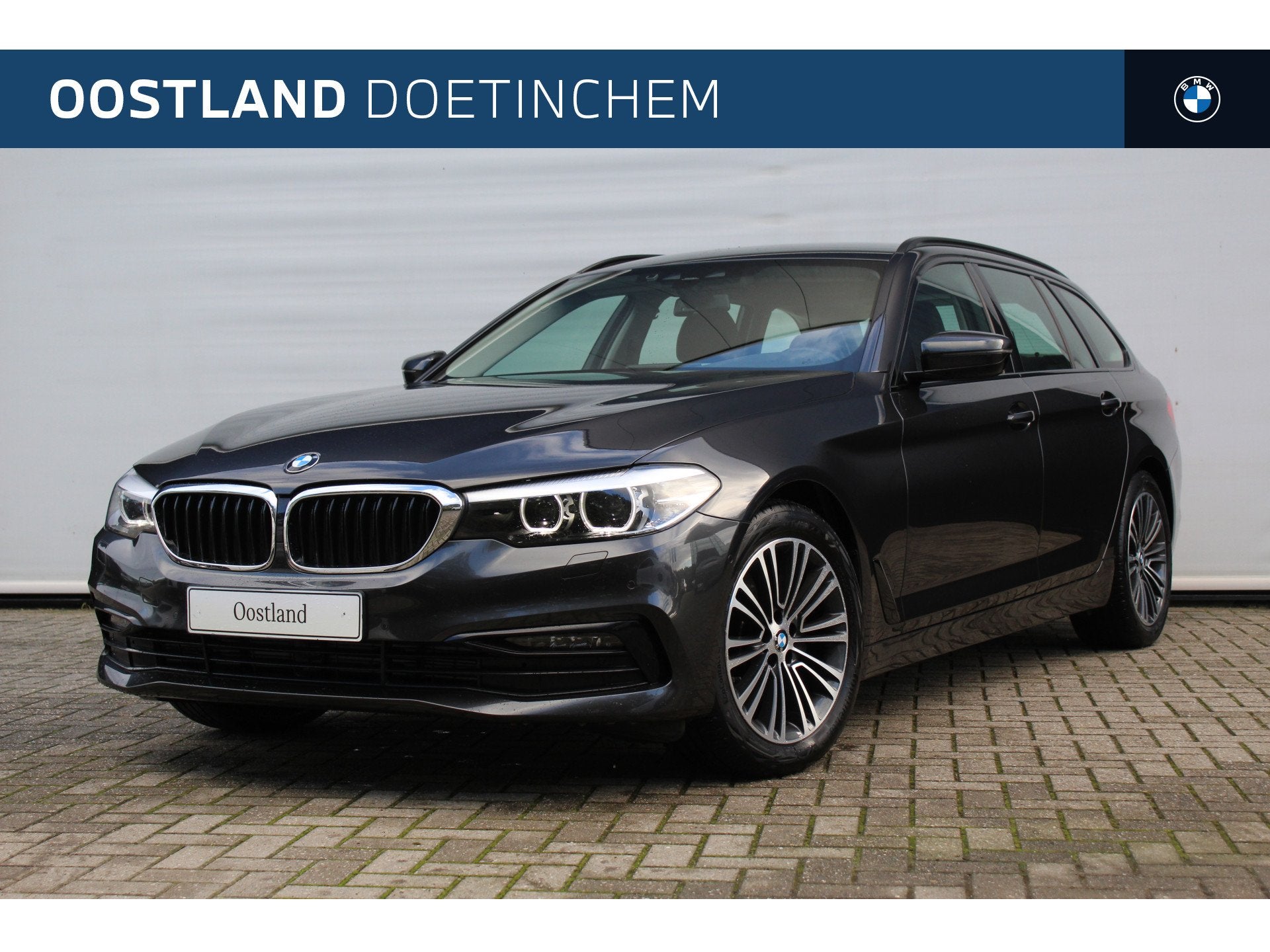 BMW 5 Serie Touring 520i Sport Line Automaat / Sportstoelen, Automaat, Achterwielaandrijving, Euro 6, 4 cilinders