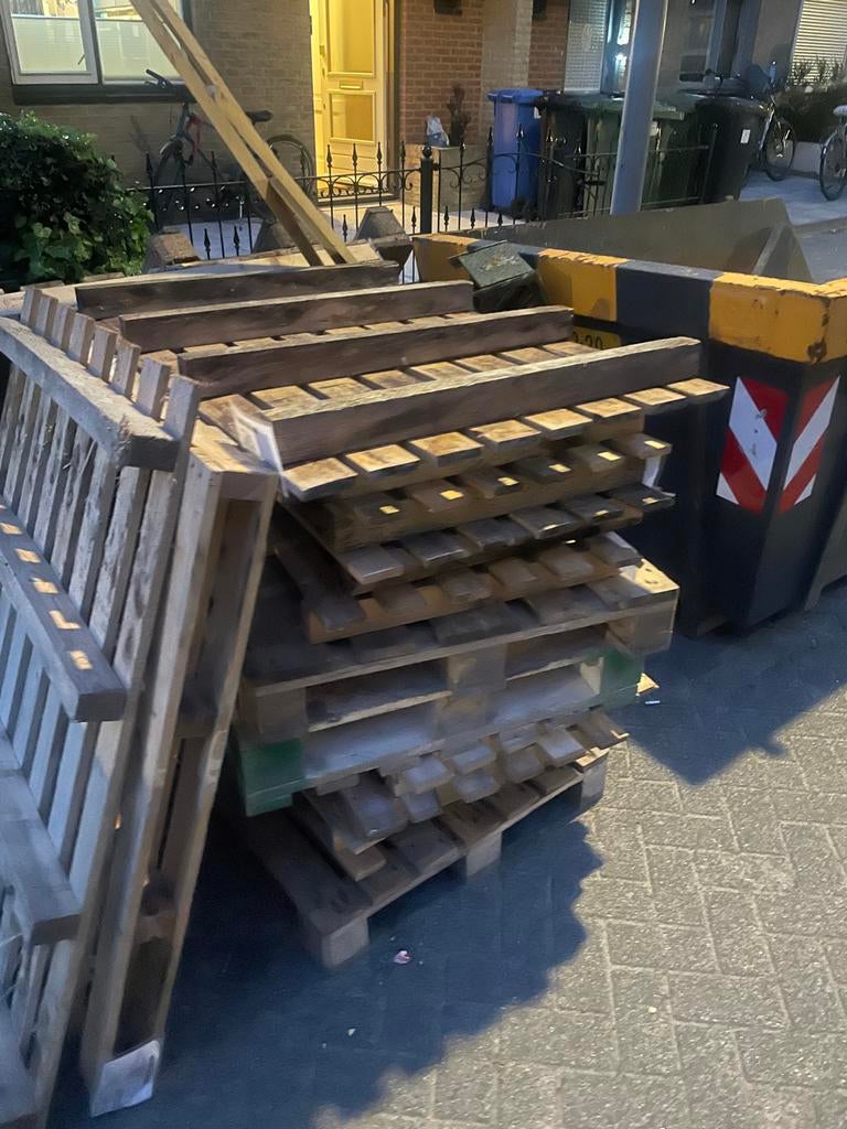Diverse gebruikte pallets en houten balken, Ophalen of Verzenden, Zo goed als nieuw