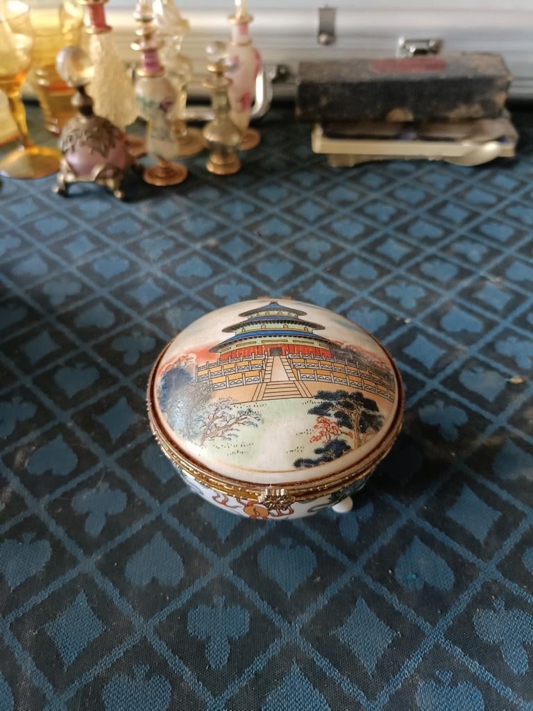 Oud pillen of make up doosje, Ophalen of Verzenden