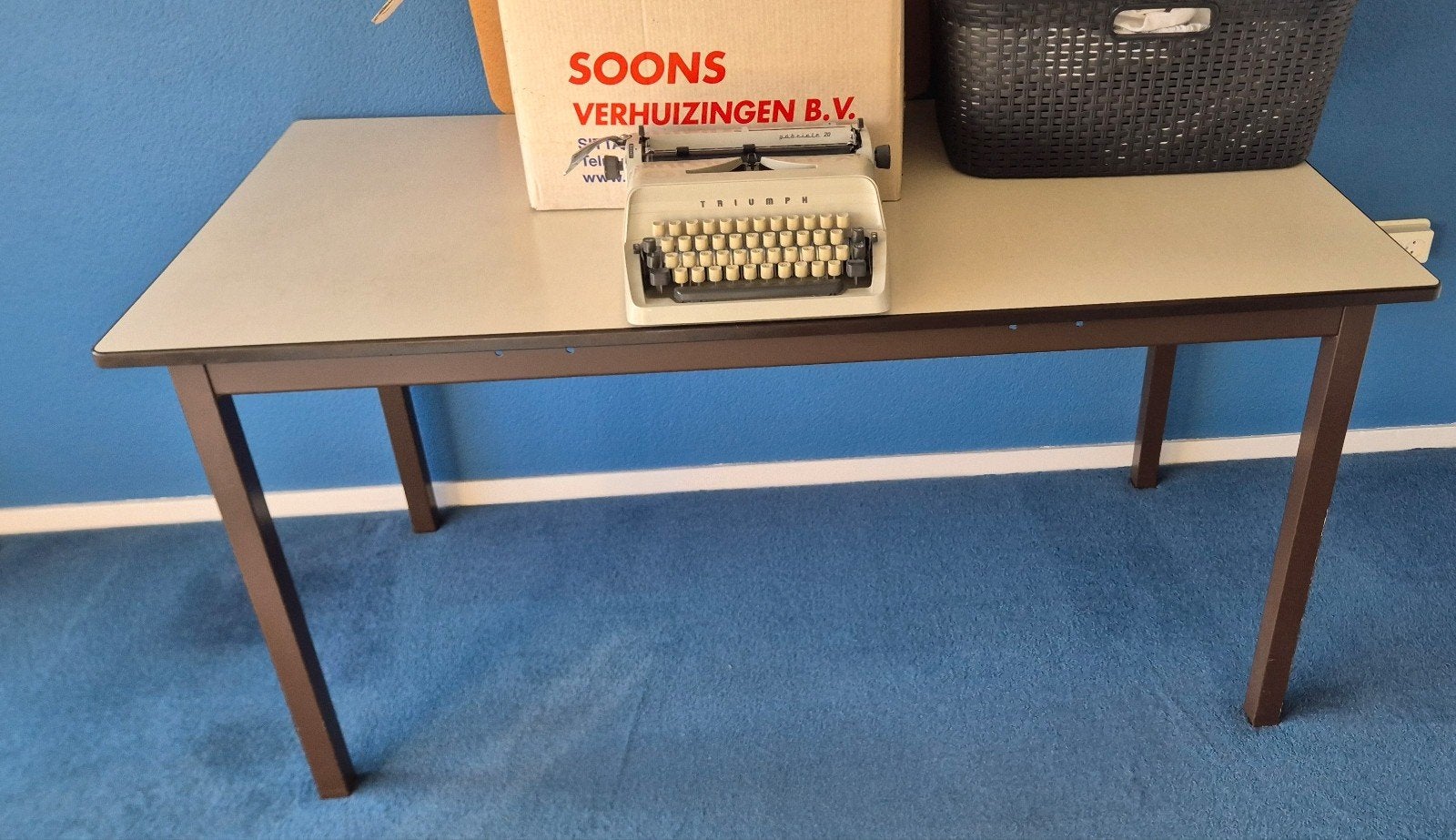 Werktafel met formica blad, Ophalen, Zo goed als nieuw, 75 cm, 150 cm