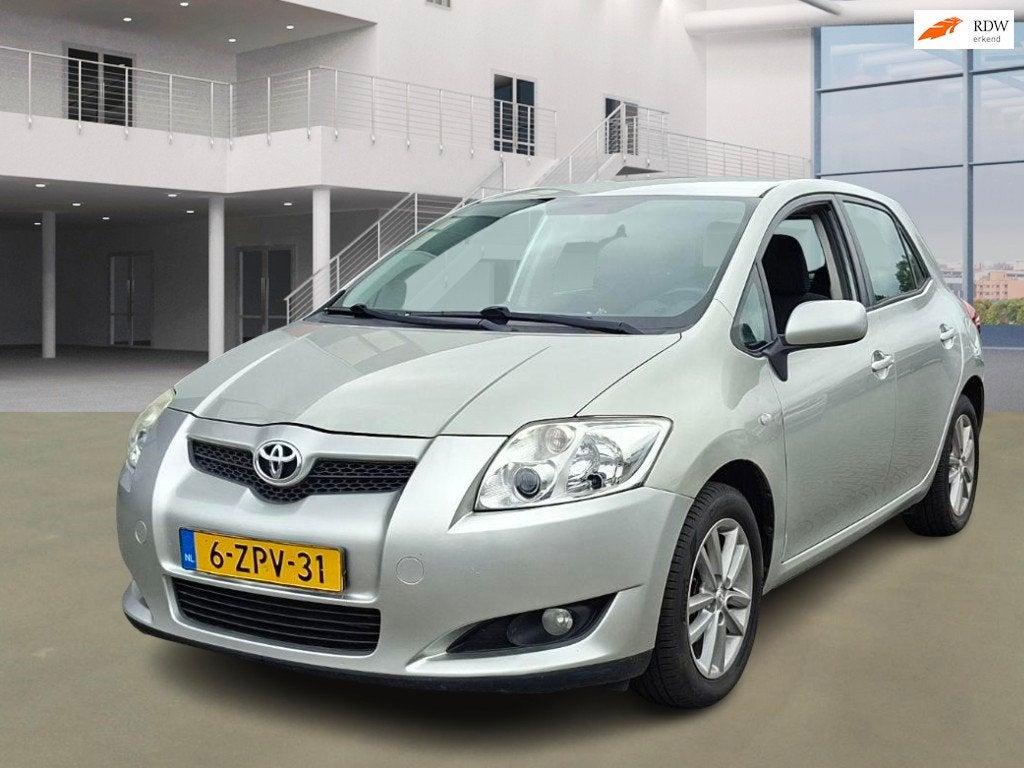 Toyota Auris 1.6-16V Dynamic, Gebruikt, 4 cilinders, 1240 kg, Euro 4