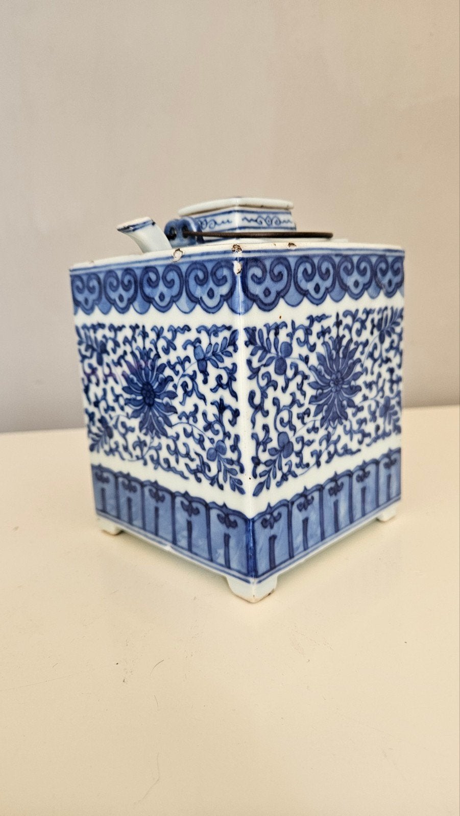 Antieke Chinese blauw wit theepot met houder, Antiek en Kunst, Ophalen of Verzenden