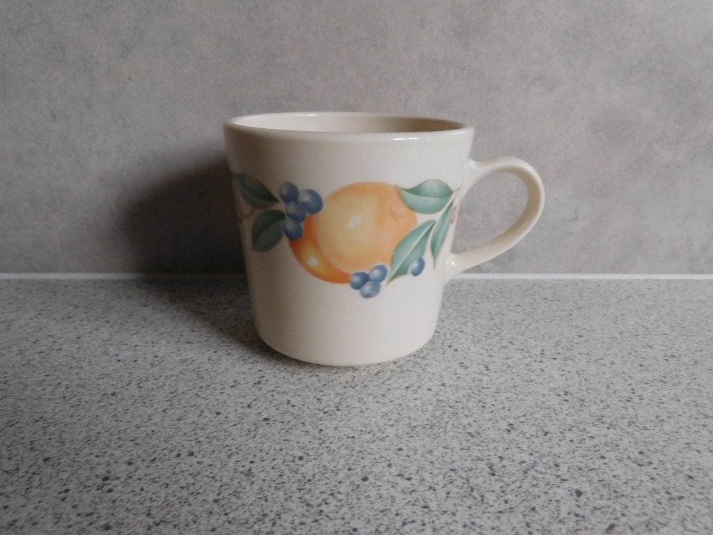 Mokje Fruit Corelle by Corning USA, Huis en Inrichting, Keuken | Servies, Zo goed als nieuw, Overige stijlen, Aardewerk, Mok