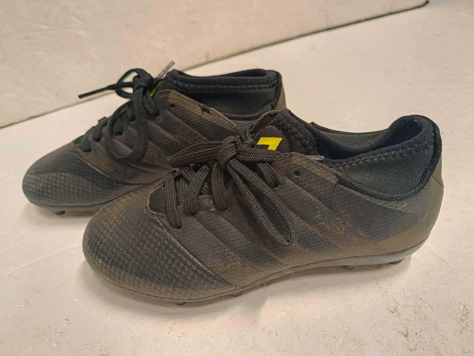 adidas voetbalschoenen maat 31 (18,5cm), Sport en Fitness, Gebruikt, Maat XS of kleiner, Schoenen, Ophalen of Verzenden