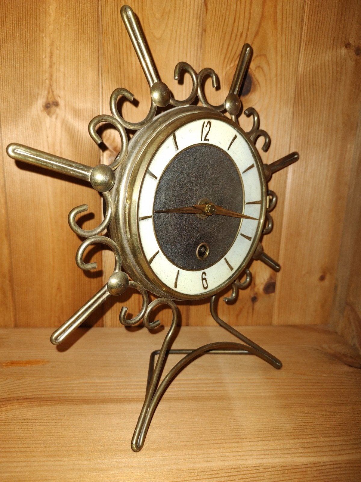 Sunburst klok, Goud, Antiek, Analoog, Ophalen of Verzenden