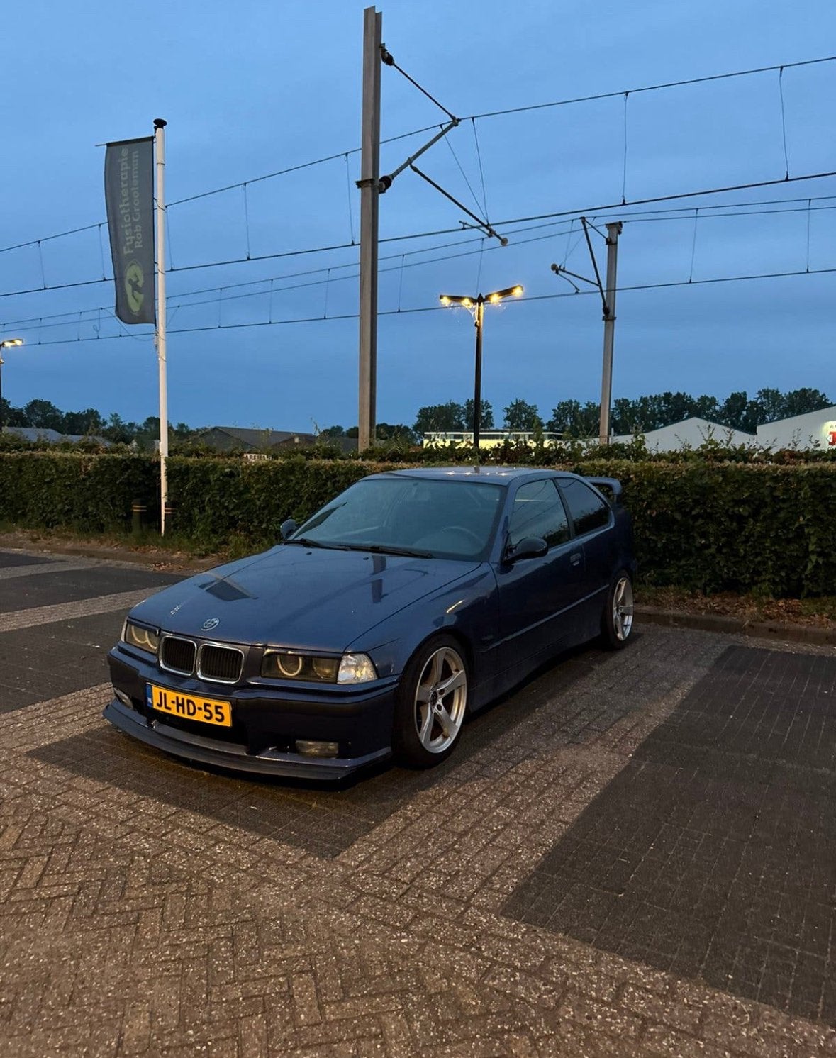 BMW E36 | Schuifdak | CarPlay | APK 02-2027 | Veel onderhoud, 1596 cc, Zwart, 4 cilinders, Blauw