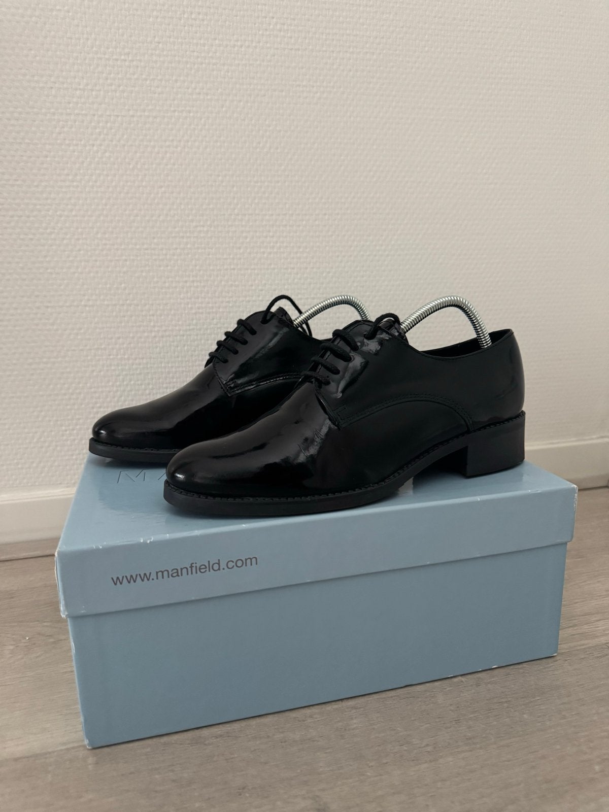 Manfield Zwarte Lakleren Veterschoenen, Kleding | Dames, Ophalen, Schoenen met lage hakken, Zwart, Zo goed als nieuw