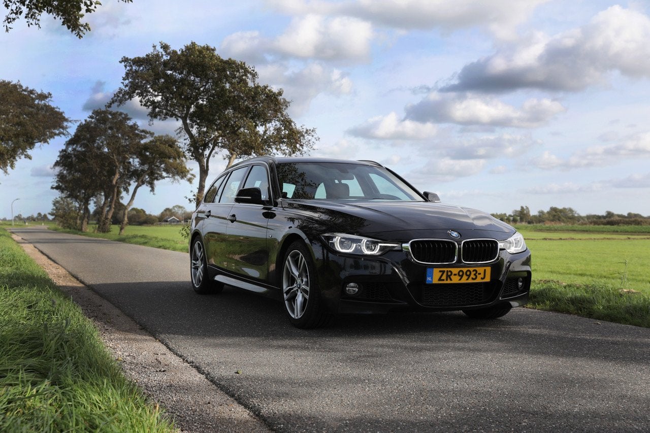 BMW 3-Serie 318i 136pk Aut 2019 Zwart, Auto's, Automaat, 1465 kg, Zwart, Origineel Nederlands
