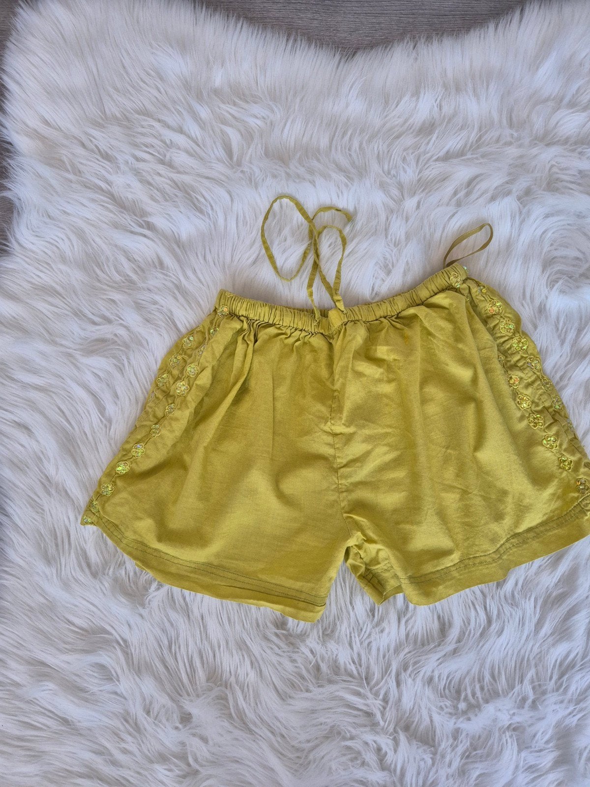 Olijfgroene Katoenen Short met Pailletten – Casual Urban (M), Maat 38/40 (M), Kort, Ophalen of Verzenden, Groen