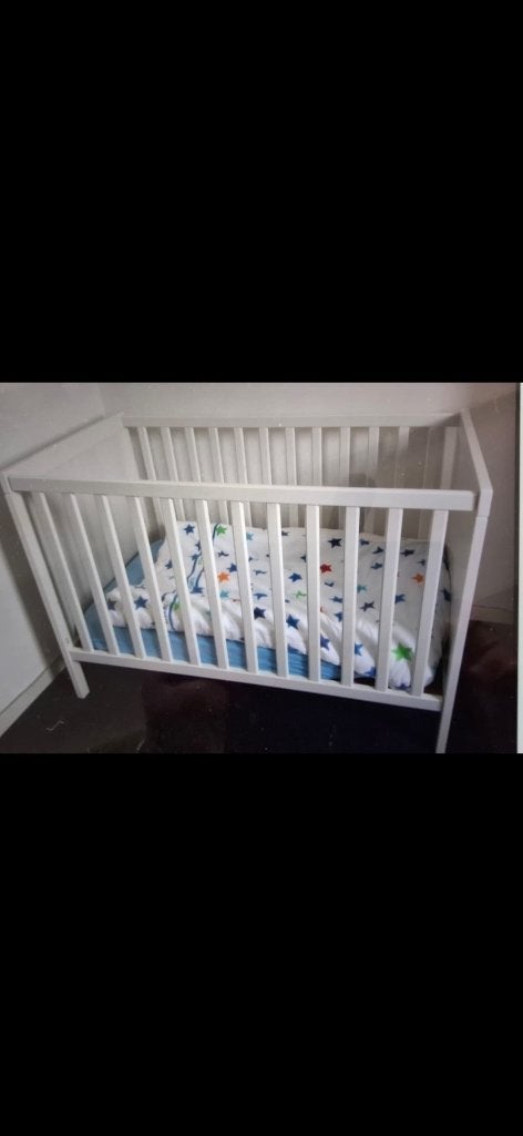 IKEA Sundvik ledikant, Ophalen, Zo goed als nieuw, Ledikant