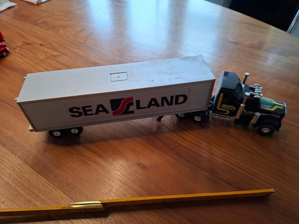 Truck met oplegger, Hobby en Vrije tijd, Modelauto's | 1:24, Ophalen, Bus of Vrachtwagen, Overige merken