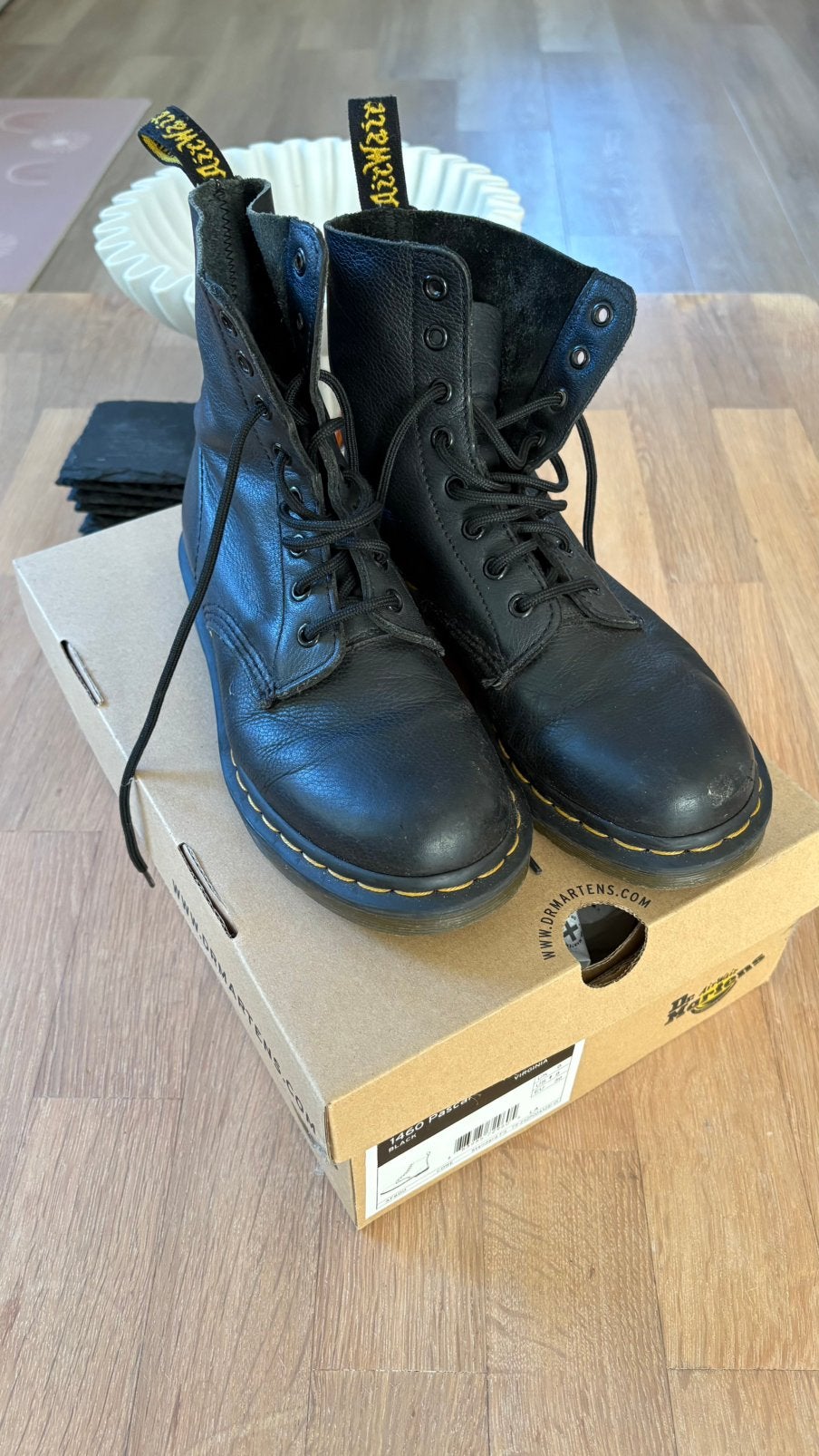 Dr Martens Pascal Black, Zwart, Lage of Enkellaarzen, Ophalen of Verzenden, Zo goed als nieuw