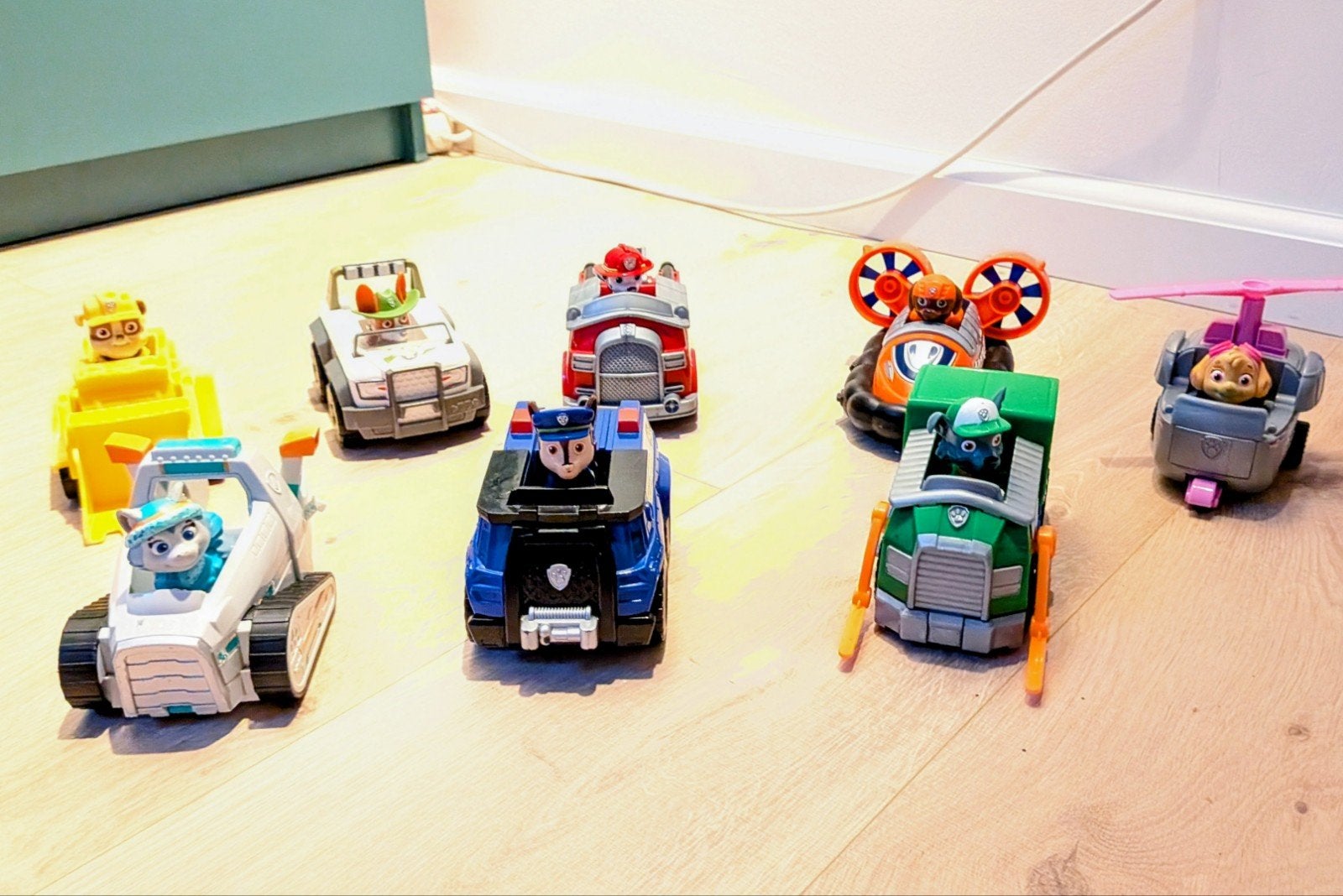 8 Paw Patrol voertuigen met figuurtjes, Ophalen, Gebruikt