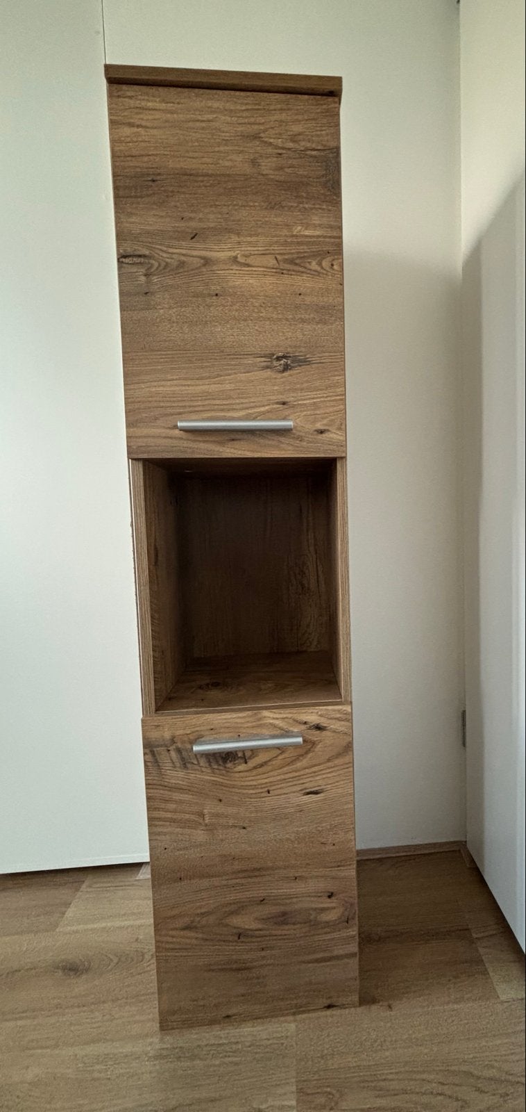 Nieuwe Kastanje bruine badkamerkast, Huis en Inrichting, Badkamer | Badkamermeubels, Ophalen, (Half)hoge kast, Minder dan 50 cm