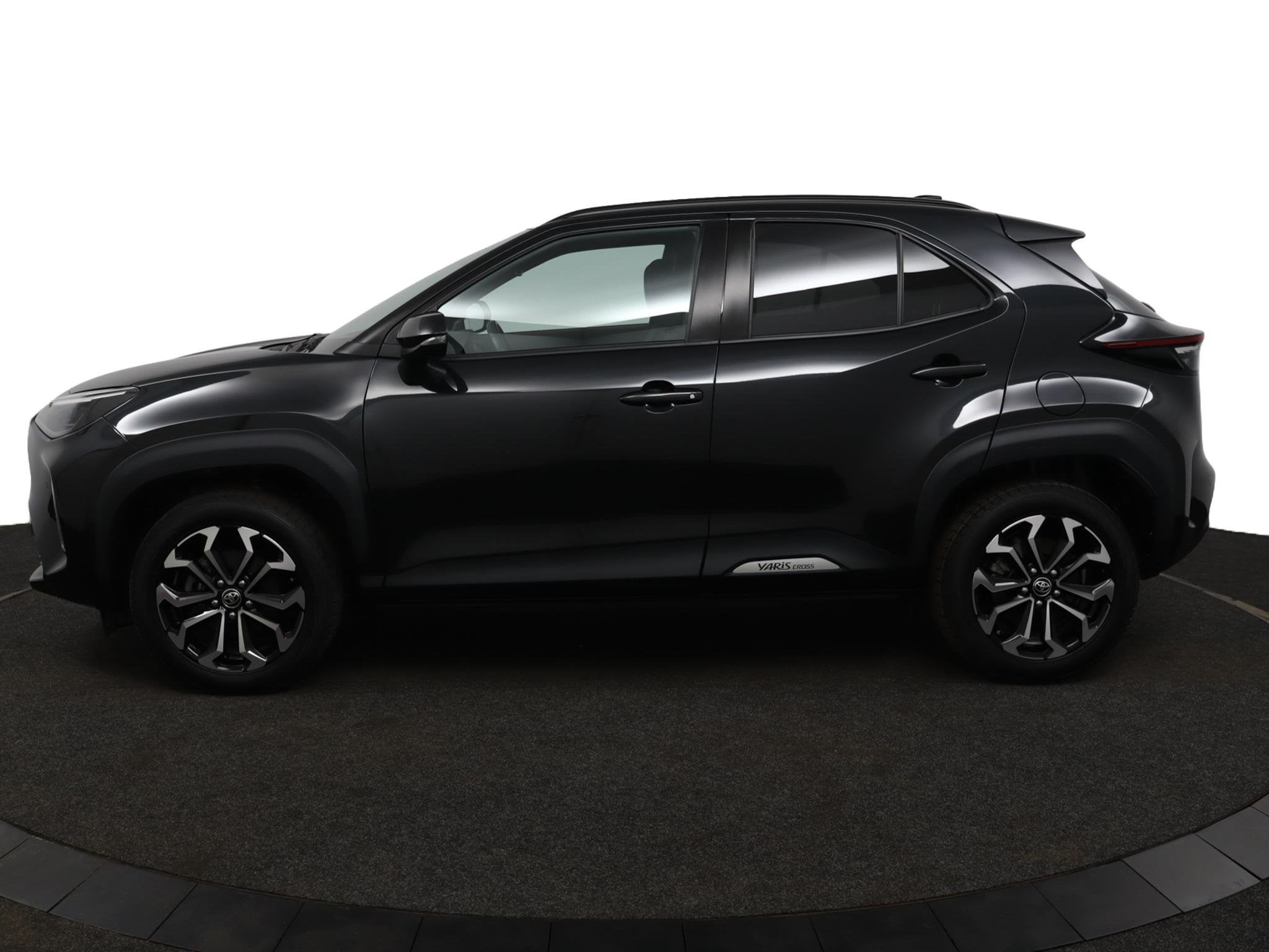 Toyota Yaris Cross 1.5 Hybrid 115 Dynamic | Stoelverwarming, Stof, Gebruikt, 116 pk, Zwart