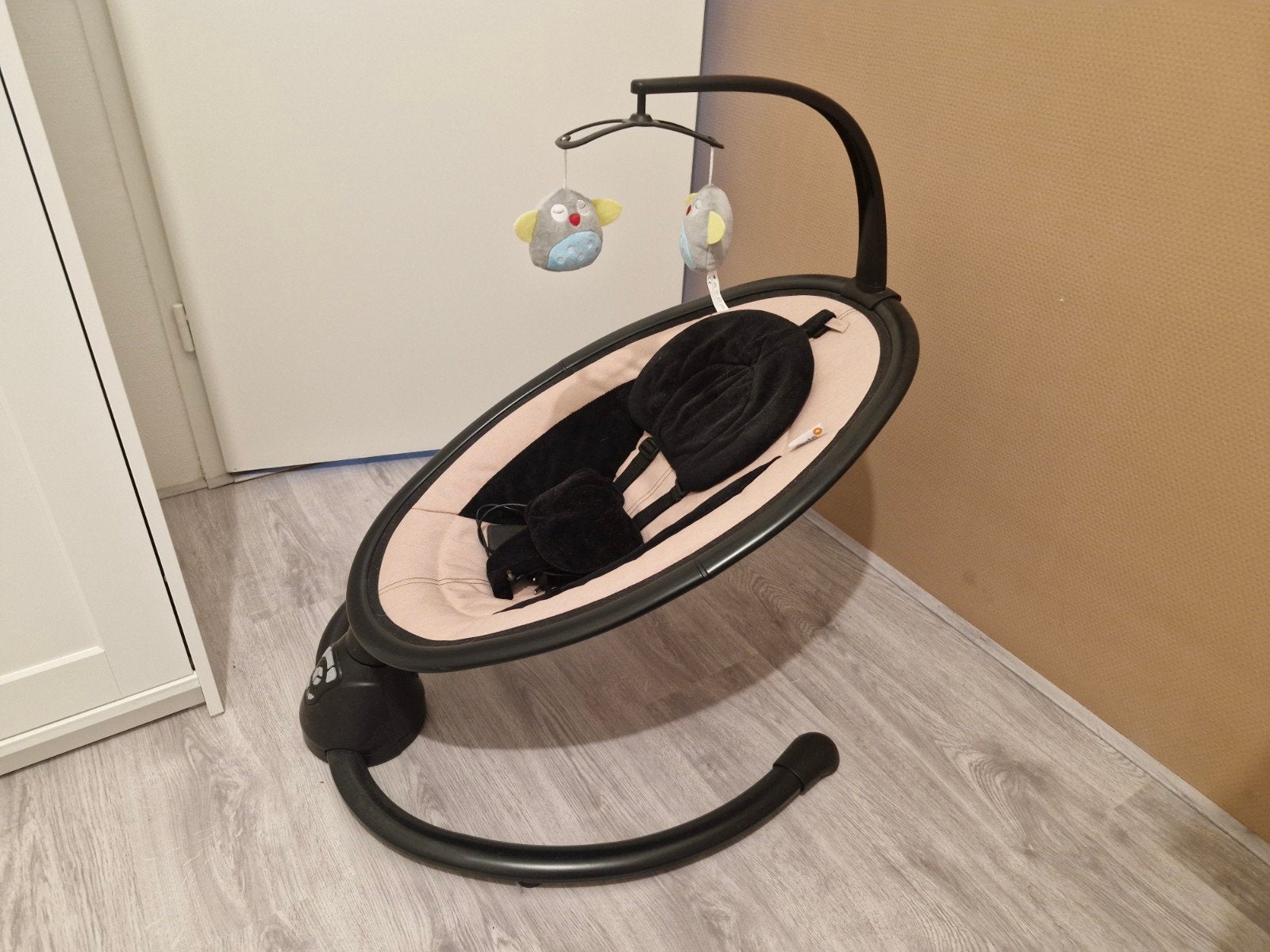 Qute Q Rocker, Ophalen, Rugleuning, Zo goed als nieuw, Kunststof