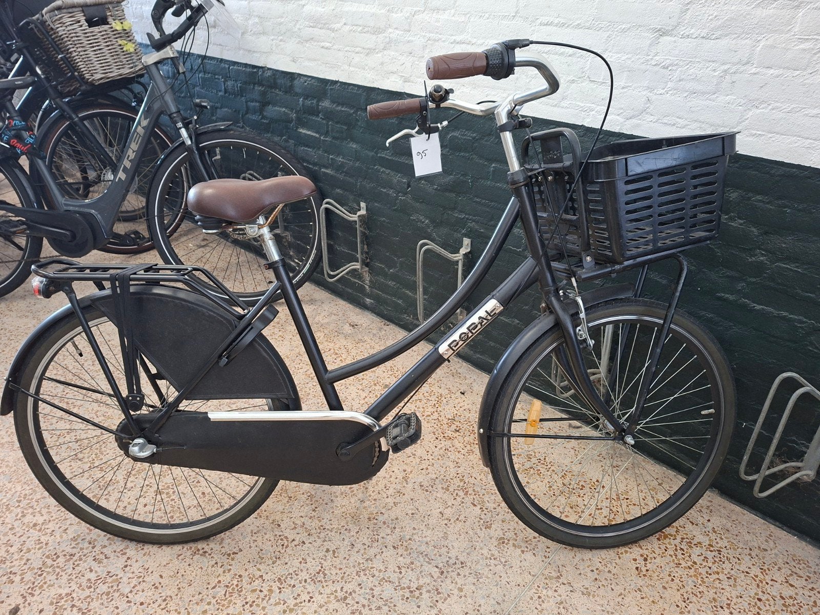 Zwarte kinderfiets Popal, Fietsen en Brommers, Fietsen | Kinderfietsjes, Ophalen, Minder dan 16 inch