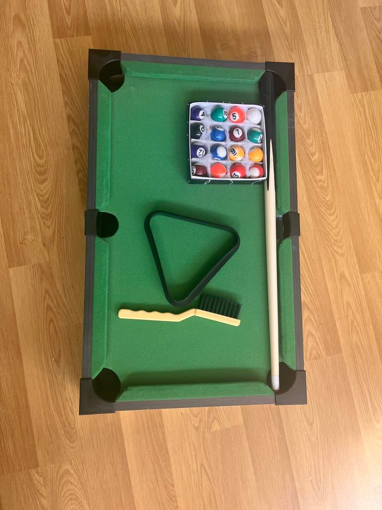 Mini Pooltafel met complete set accessoires, Sport en Fitness, Biljarten en Poolen, Ophalen, Zo goed als nieuw, Pooltafel