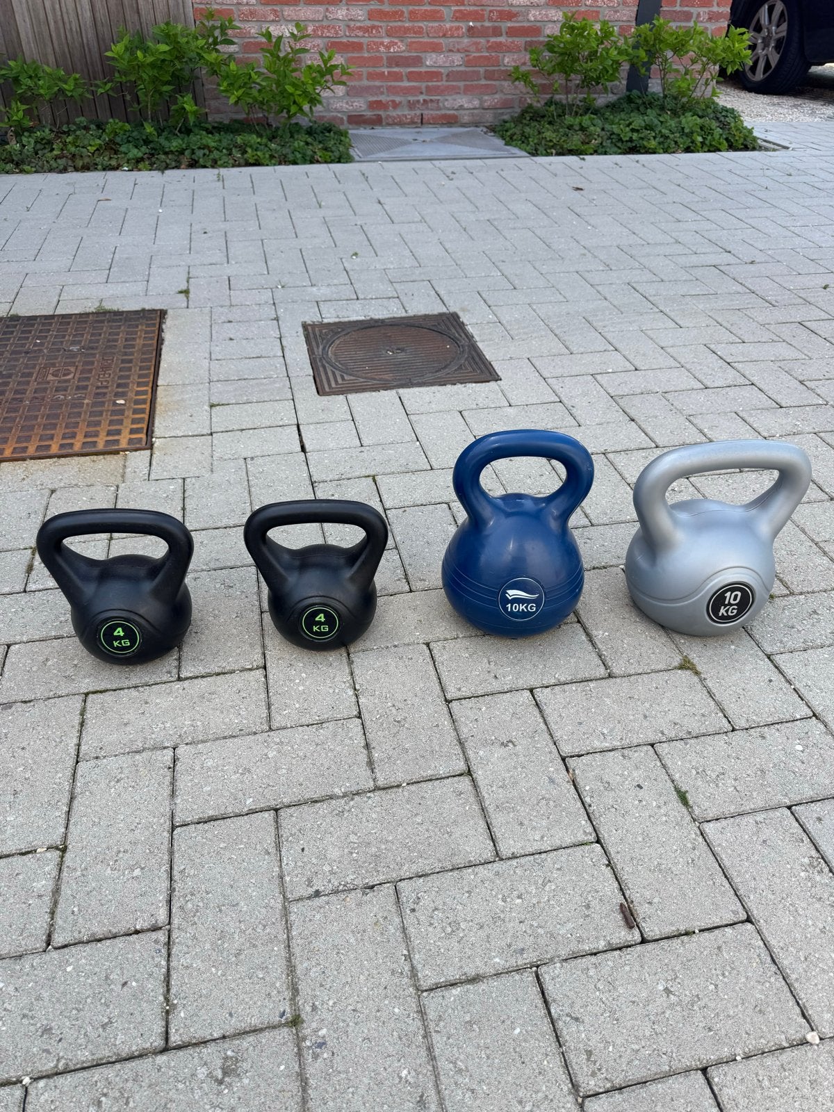 Kettlebells set: 2x 4KG, 2x 10KG, Ophalen, Gebruikt, Armen, Kettlebell