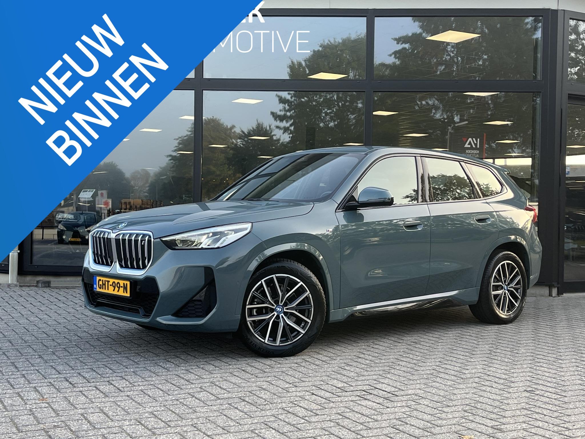 BMW iX1 xDrive30 67 kWh M-Sport/CAMERA/LED, Automaat, Stof, Met garantie (alle), 33 min