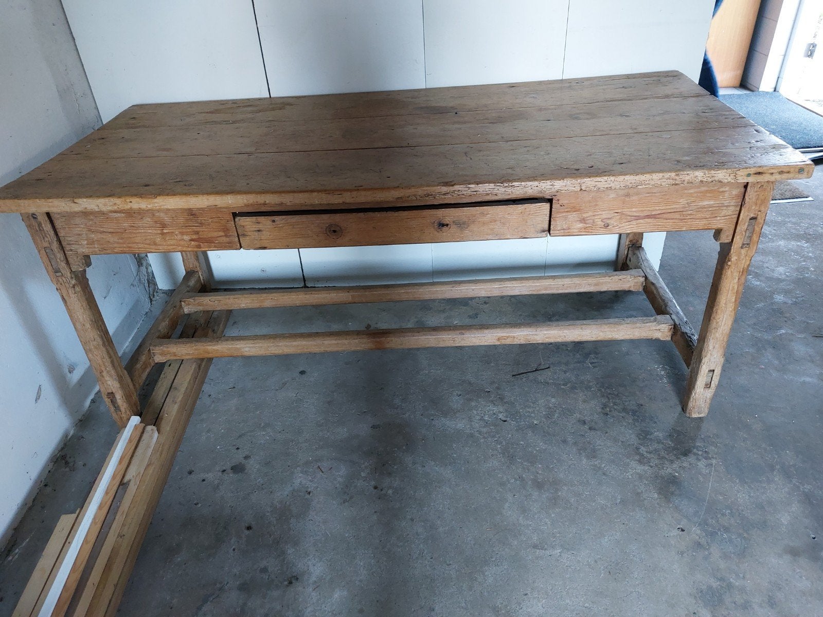 Vintage houten tafel met lade, Ophalen