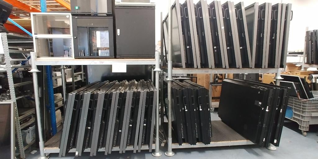 WK AKTIE - Grote partij touchscreens - 55/65/75/86 inch, Ophalen, Recycleforlife, Gebruikt, Van Hennaertweg 6 Alblasserdam